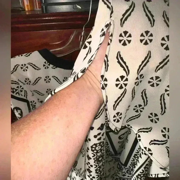 Antilia Femme 3X off white & black tunic length blouse with side slits EUC. - Picture 8 of 12